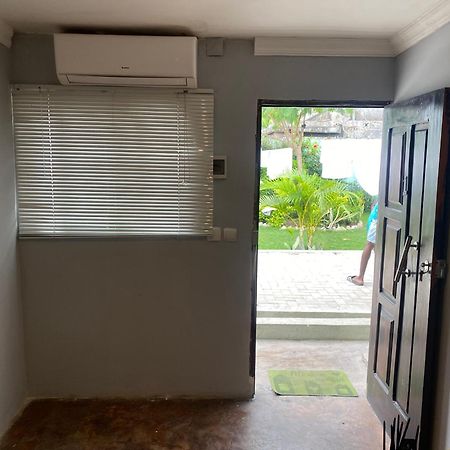 Aeropark Residencial Vandrarhem Maputo Exteriör bild