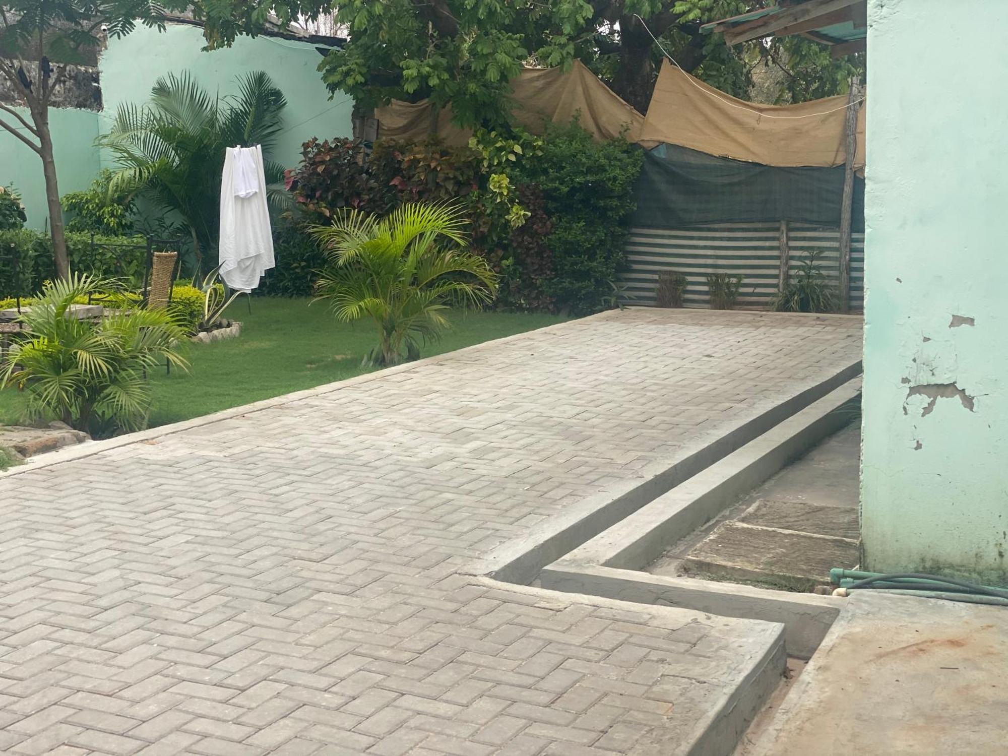 Aeropark Residencial Vandrarhem Maputo Exteriör bild