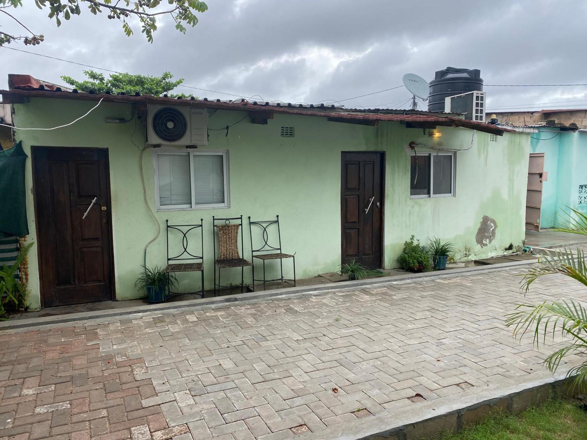 Aeropark Residencial Vandrarhem Maputo Exteriör bild